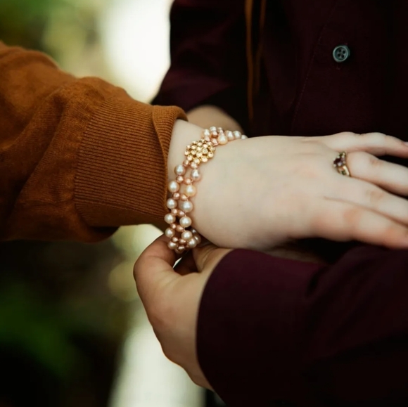 scalloped pearl necklace and bracelet set - Picture 3 of 4
